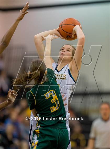 Thumbnail 1 in Poth vs. Cole (3A Area Playoffs) photogallery.