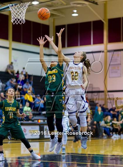 Thumbnail 2 in Poth vs. Cole (3A Area Playoffs) photogallery.