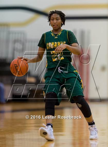 Thumbnail 2 in Poth vs. Cole (3A Area Playoffs) photogallery.