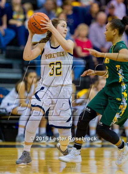 Thumbnail 3 in Poth vs. Cole (3A Area Playoffs) photogallery.