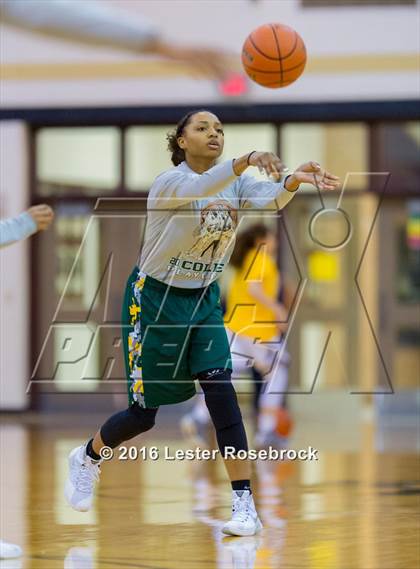 Thumbnail 3 in Poth vs. Cole (3A Area Playoffs) photogallery.