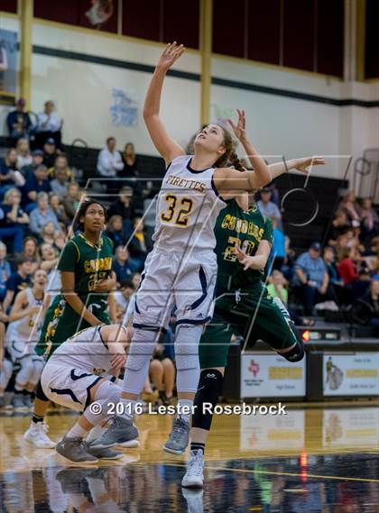 Thumbnail 2 in Poth vs. Cole (3A Area Playoffs) photogallery.