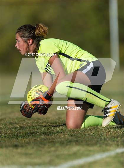 Thumbnail 2 in Dobyns-Bennett @ Sullivan South photogallery.