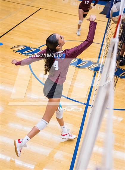 Thumbnail 2 in Baldwin vs Mililani (HHSAA Division 1 Quarterfinal) photogallery.