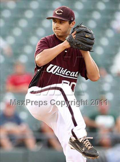 Thumbnail 2 in Calallen vs. Poteet (UIL 4A Semifinal) photogallery.