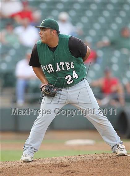 Thumbnail 3 in Calallen vs. Poteet (UIL 4A Semifinal) photogallery.
