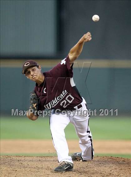 Thumbnail 3 in Calallen vs. Poteet (UIL 4A Semifinal) photogallery.