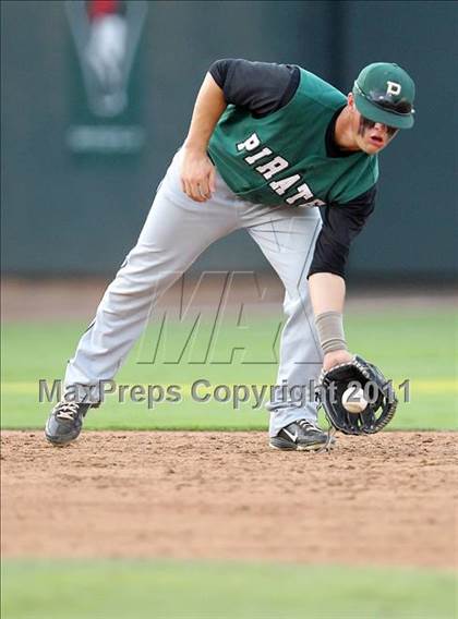 Thumbnail 2 in Calallen vs. Poteet (UIL 4A Semifinal) photogallery.