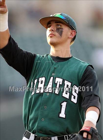 Thumbnail 2 in Calallen vs. Poteet (UIL 4A Semifinal) photogallery.