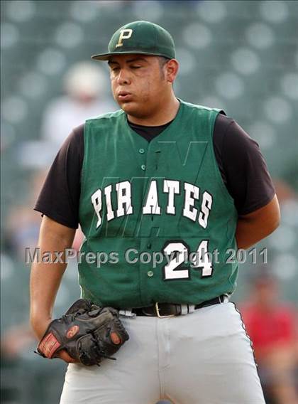 Thumbnail 2 in Calallen vs. Poteet (UIL 4A Semifinal) photogallery.