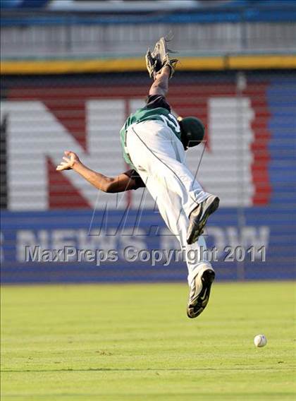 Thumbnail 1 in Calallen vs. Poteet (UIL 4A Semifinal) photogallery.