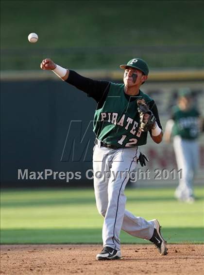 Thumbnail 3 in Calallen vs. Poteet (UIL 4A Semifinal) photogallery.