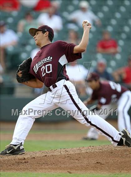 Thumbnail 1 in Calallen vs. Poteet (UIL 4A Semifinal) photogallery.