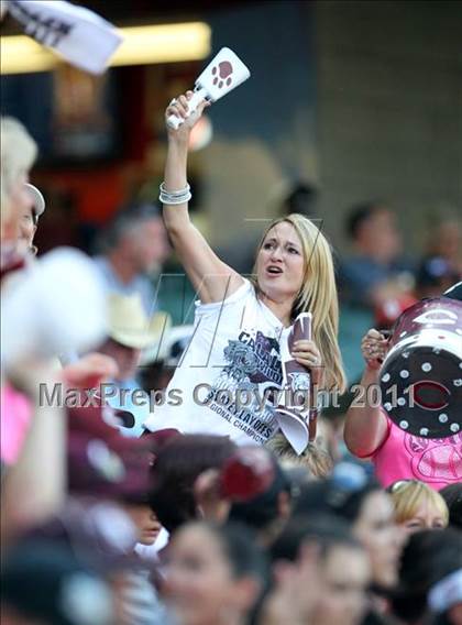 Thumbnail 2 in Calallen vs. Poteet (UIL 4A Semifinal) photogallery.