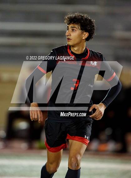 Thumbnail 1 in Martin vs Jesuit (UIL 6A Bi-District Playoff) photogallery.