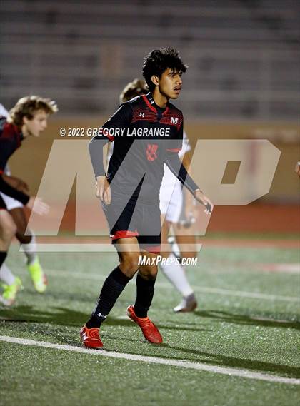 Thumbnail 3 in Martin vs Jesuit (UIL 6A Bi-District Playoff) photogallery.