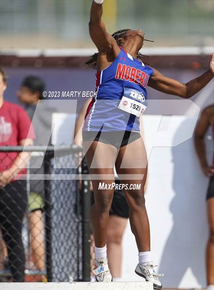 Thumbnail 3 in Class 4 Shot Put (MSHSAA State Championship) photogallery.