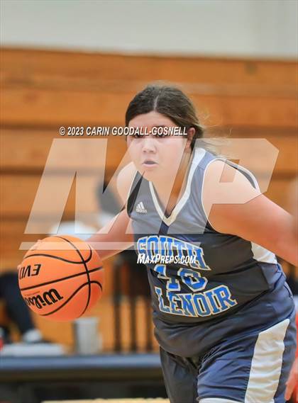 Thumbnail 1 in South Lenoir @ Croatan photogallery.