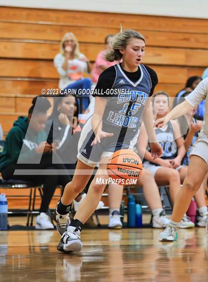 Thumbnail 1 in South Lenoir @ Croatan photogallery.