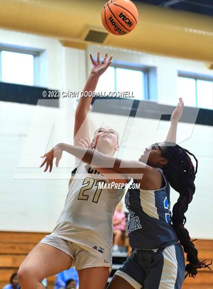 Thumbnail 1 in South Lenoir @ Croatan photogallery.