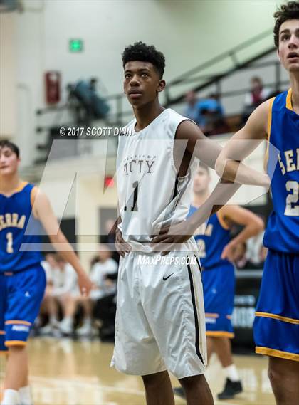 Thumbnail 2 in Serra @ Archbishop Mitty photogallery.
