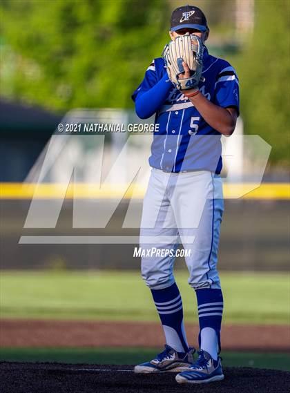 Thumbnail 3 in Papillion-LaVista South @ Skutt Catholic photogallery.