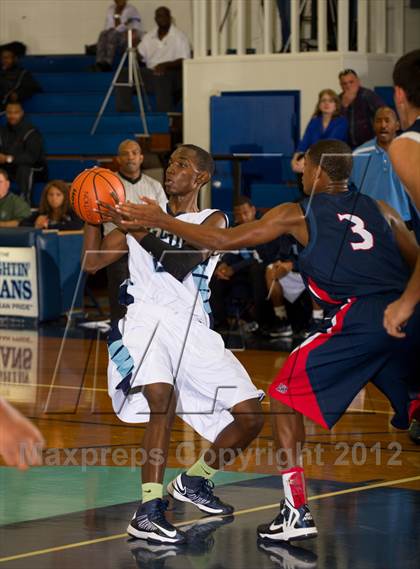 Thumbnail 2 in Atascocita vs. Alief Elsik (McDonald's Texas Invitational) photogallery.