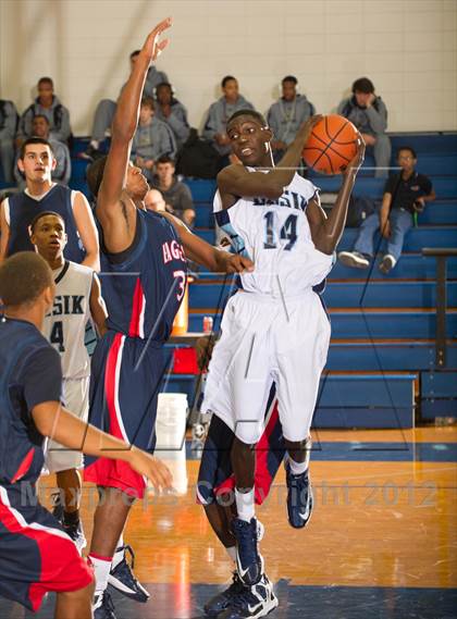 Thumbnail 1 in Atascocita vs. Alief Elsik (McDonald's Texas Invitational) photogallery.