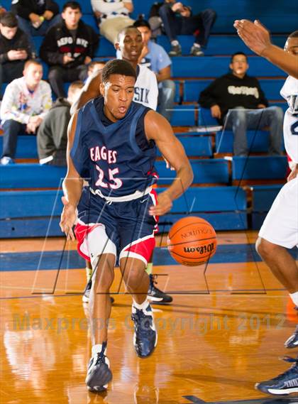 Thumbnail 3 in Atascocita vs. Alief Elsik (McDonald's Texas Invitational) photogallery.