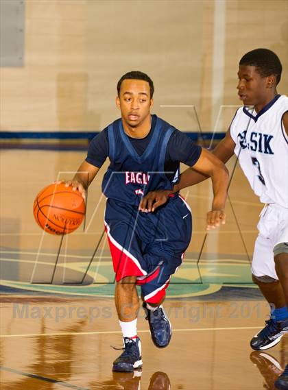 Thumbnail 3 in Atascocita vs. Alief Elsik (McDonald's Texas Invitational) photogallery.