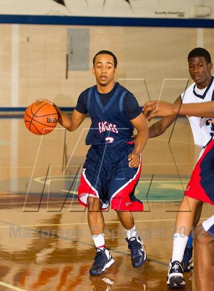 Thumbnail 1 in Atascocita vs. Alief Elsik (McDonald's Texas Invitational) photogallery.