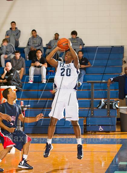 Thumbnail 1 in Atascocita vs. Alief Elsik (McDonald's Texas Invitational) photogallery.