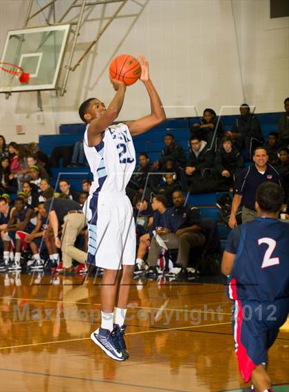 Thumbnail 3 in Atascocita vs. Alief Elsik (McDonald's Texas Invitational) photogallery.