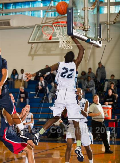 Thumbnail 1 in Atascocita vs. Alief Elsik (McDonald's Texas Invitational) photogallery.