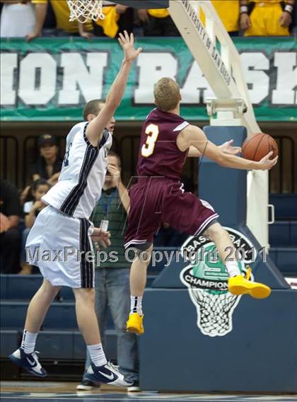 Thumbnail 1 in La Costa Canyon vs Torrey Pines (CIF SDS D1 Final) photogallery.