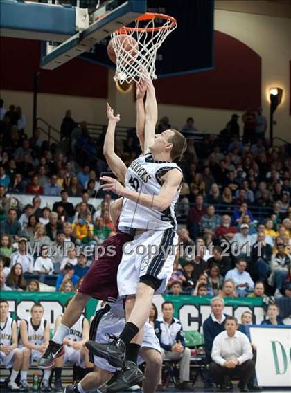 Thumbnail 3 in La Costa Canyon vs Torrey Pines (CIF SDS D1 Final) photogallery.