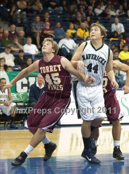 Thumbnail 1 in La Costa Canyon vs Torrey Pines (CIF SDS D1 Final) photogallery.