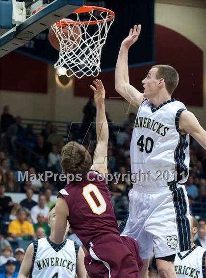 Thumbnail 2 in La Costa Canyon vs Torrey Pines (CIF SDS D1 Final) photogallery.