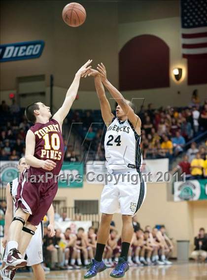 Thumbnail 2 in La Costa Canyon vs Torrey Pines (CIF SDS D1 Final) photogallery.