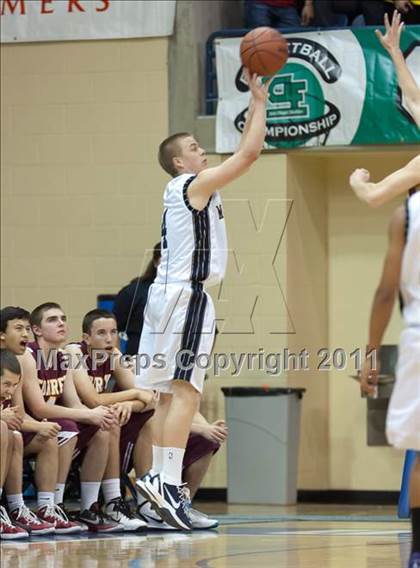 Thumbnail 1 in La Costa Canyon vs Torrey Pines (CIF SDS D1 Final) photogallery.