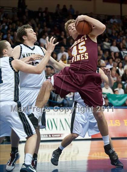 Thumbnail 3 in La Costa Canyon vs Torrey Pines (CIF SDS D1 Final) photogallery.