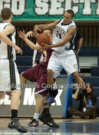 Thumbnail 2 in La Costa Canyon vs Torrey Pines (CIF SDS D1 Final) photogallery.