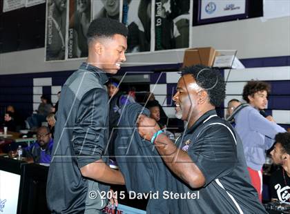 Thumbnail 2 in El Cerrito vs. Woodcreek (St. Hope Elite Classic) photogallery.