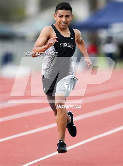 Thumbnail 2 in Kern Invitational photogallery.