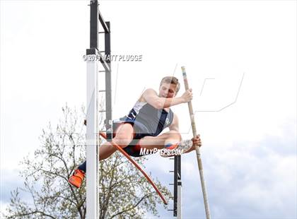 Thumbnail 3 in Kern Invitational photogallery.
