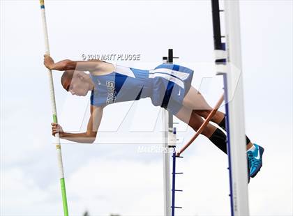 Thumbnail 3 in Kern Invitational photogallery.