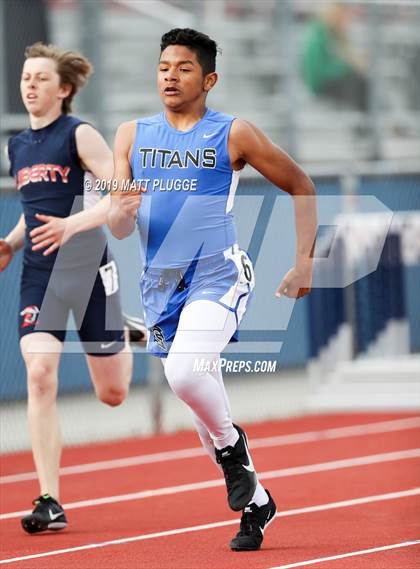 Thumbnail 3 in Kern Invitational photogallery.