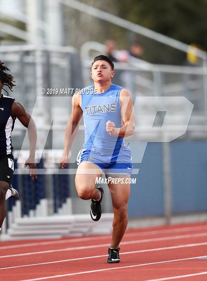 Thumbnail 2 in Kern Invitational photogallery.