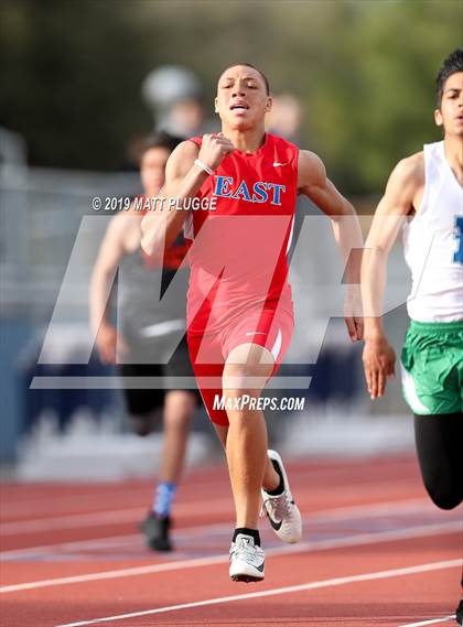 Thumbnail 1 in Kern Invitational photogallery.