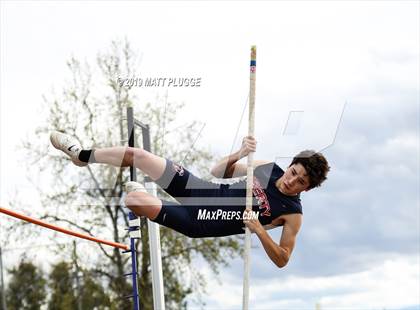 Thumbnail 3 in Kern Invitational photogallery.
